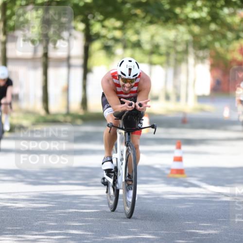 11.08.2024 - GEWOBA Citytriathlon Bremen H.Heesch http://msf.ph/oto/6799659 11.08.2024 11:57:30 Laufen  meine-sportfotos.de