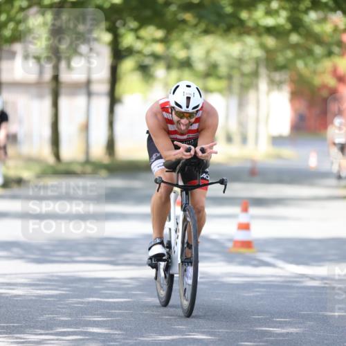 11.08.2024 - GEWOBA Citytriathlon Bremen H.Heesch http://msf.ph/oto/6799661 11.08.2024 11:57:30 Laufen  meine-sportfotos.de