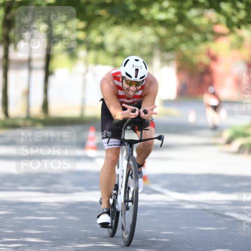 11.08.2024 - GEWOBA Citytriathlon Bremen H.Heesch http://msf.ph/oto/6799666 11.08.2024 11:57:30 Laufen  meine-sportfotos.de