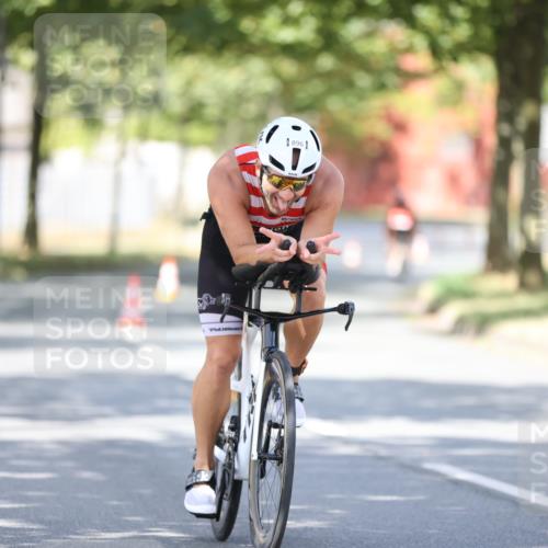11.08.2024 - GEWOBA Citytriathlon Bremen H.Heesch http://msf.ph/oto/6799670 11.08.2024 11:57:30 Laufen  meine-sportfotos.de