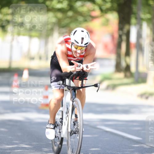 11.08.2024 - GEWOBA Citytriathlon Bremen H.Heesch http://msf.ph/oto/6799674 11.08.2024 11:57:30 Laufen  meine-sportfotos.de