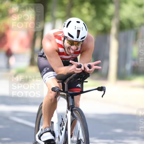11.08.2024 - GEWOBA Citytriathlon Bremen H.Heesch http://msf.ph/oto/6799686 11.08.2024 11:57:30 Laufen  meine-sportfotos.de