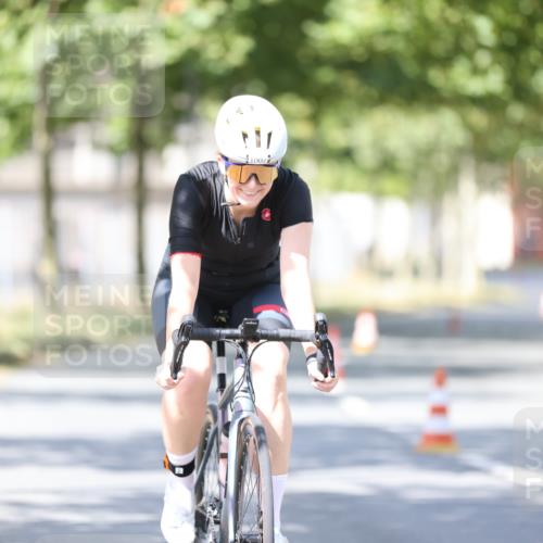 11.08.2024 - GEWOBA Citytriathlon Bremen H.Heesch http://msf.ph/oto/6799702 11.08.2024 11:57:33 Laufen  meine-sportfotos.de
