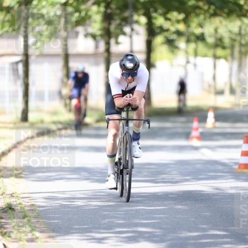 11.08.2024 - GEWOBA Citytriathlon Bremen H.Heesch http://msf.ph/oto/6799748 11.08.2024 11:57:46 Laufen  meine-sportfotos.de