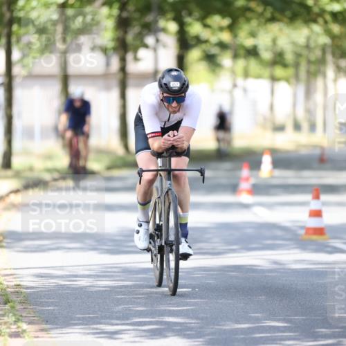 11.08.2024 - GEWOBA Citytriathlon Bremen H.Heesch http://msf.ph/oto/6799754 11.08.2024 11:57:46 Laufen  meine-sportfotos.de