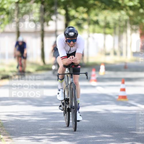 11.08.2024 - GEWOBA Citytriathlon Bremen H.Heesch http://msf.ph/oto/6799760 11.08.2024 11:57:46 Laufen  meine-sportfotos.de