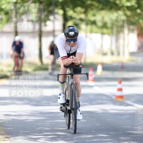 11.08.2024 - GEWOBA Citytriathlon Bremen H.Heesch http://msf.ph/oto/6799762 11.08.2024 11:57:46 Laufen  meine-sportfotos.de