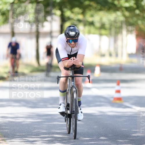 11.08.2024 - GEWOBA Citytriathlon Bremen H.Heesch http://msf.ph/oto/6799764 11.08.2024 11:57:46 Laufen  meine-sportfotos.de