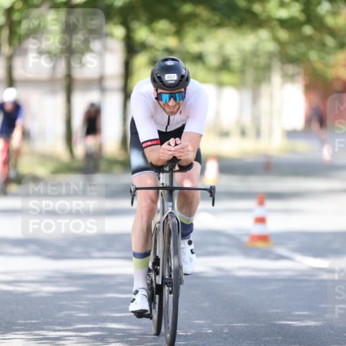 11.08.2024 - GEWOBA Citytriathlon Bremen H.Heesch http://msf.ph/oto/6799768 11.08.2024 11:57:46 Laufen  meine-sportfotos.de