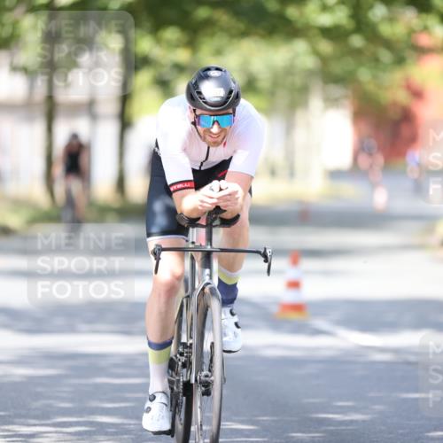 11.08.2024 - GEWOBA Citytriathlon Bremen H.Heesch http://msf.ph/oto/6799773 11.08.2024 11:57:46 Laufen  meine-sportfotos.de