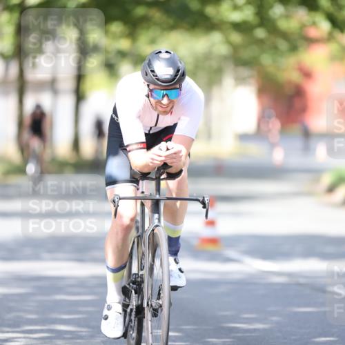 11.08.2024 - GEWOBA Citytriathlon Bremen H.Heesch http://msf.ph/oto/6799775 11.08.2024 11:57:46 Laufen  meine-sportfotos.de