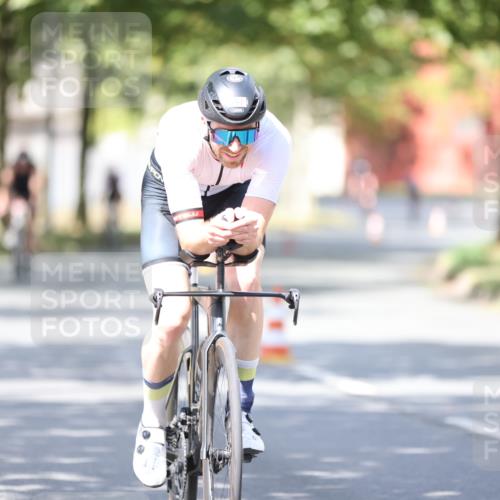 11.08.2024 - GEWOBA Citytriathlon Bremen H.Heesch http://msf.ph/oto/6799776 11.08.2024 11:57:46 Laufen  meine-sportfotos.de