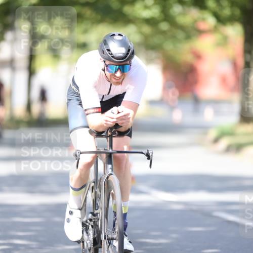 11.08.2024 - GEWOBA Citytriathlon Bremen H.Heesch http://msf.ph/oto/6799778 11.08.2024 11:57:46 Laufen  meine-sportfotos.de