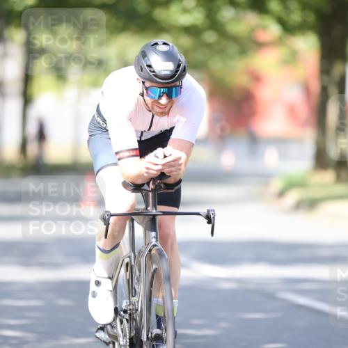 11.08.2024 - GEWOBA Citytriathlon Bremen H.Heesch http://msf.ph/oto/6799780 11.08.2024 11:57:46 Laufen  meine-sportfotos.de