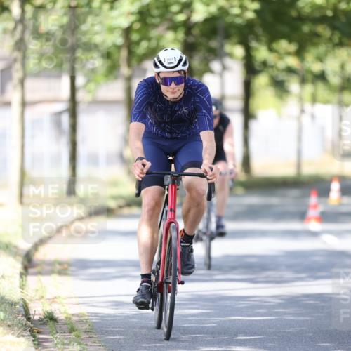 11.08.2024 - GEWOBA Citytriathlon Bremen H.Heesch http://msf.ph/oto/6799790 11.08.2024 11:57:49 Laufen  meine-sportfotos.de