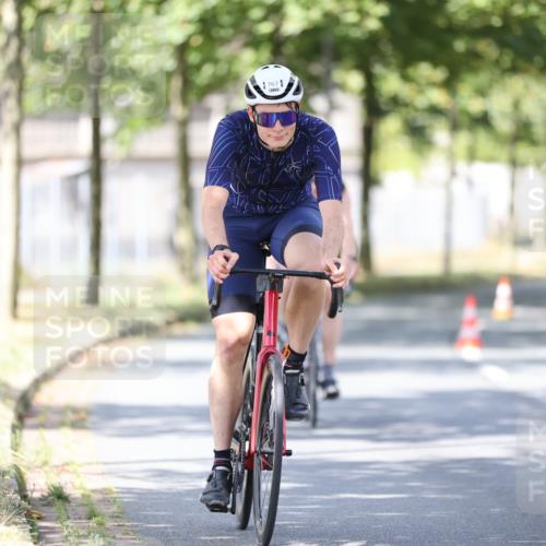 11.08.2024 - GEWOBA Citytriathlon Bremen H.Heesch http://msf.ph/oto/6799794 11.08.2024 11:57:49 Laufen  meine-sportfotos.de