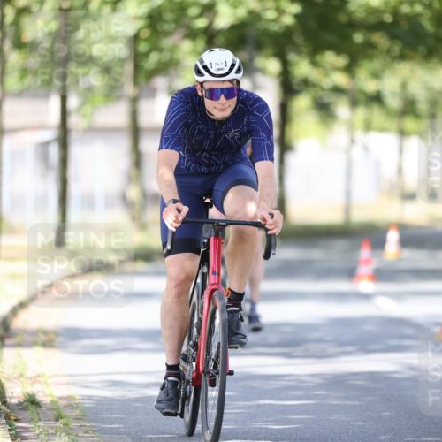 11.08.2024 - GEWOBA Citytriathlon Bremen H.Heesch http://msf.ph/oto/6799796 11.08.2024 11:57:49 Laufen  meine-sportfotos.de