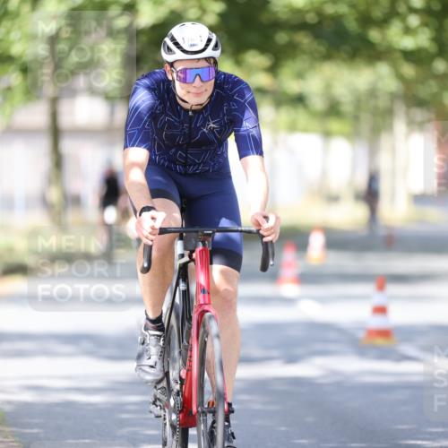 11.08.2024 - GEWOBA Citytriathlon Bremen H.Heesch http://msf.ph/oto/6799805 11.08.2024 11:57:49 Laufen  meine-sportfotos.de