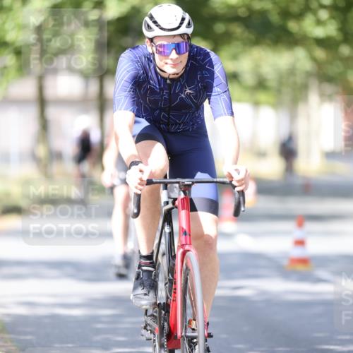 11.08.2024 - GEWOBA Citytriathlon Bremen H.Heesch http://msf.ph/oto/6799809 11.08.2024 11:57:49 Laufen  meine-sportfotos.de
