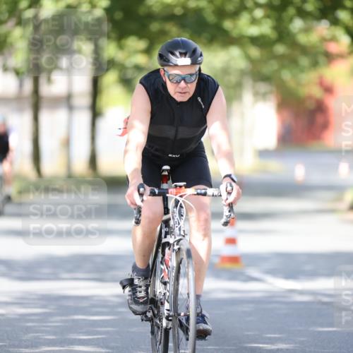 11.08.2024 - GEWOBA Citytriathlon Bremen H.Heesch http://msf.ph/oto/6799815 11.08.2024 11:57:50 Laufen  meine-sportfotos.de