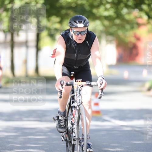 11.08.2024 - GEWOBA Citytriathlon Bremen H.Heesch http://msf.ph/oto/6799817 11.08.2024 11:57:50 Laufen  meine-sportfotos.de