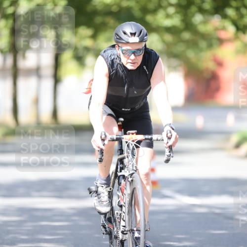 11.08.2024 - GEWOBA Citytriathlon Bremen H.Heesch http://msf.ph/oto/6799819 11.08.2024 11:57:50 Laufen  meine-sportfotos.de