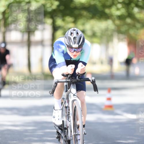 11.08.2024 - GEWOBA Citytriathlon Bremen H.Heesch http://msf.ph/oto/6799884 11.08.2024 11:57:57 Laufen  meine-sportfotos.de