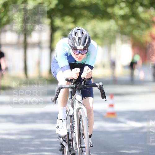 11.08.2024 - GEWOBA Citytriathlon Bremen H.Heesch http://msf.ph/oto/6799886 11.08.2024 11:57:57 Laufen  meine-sportfotos.de
