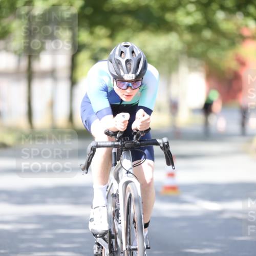 11.08.2024 - GEWOBA Citytriathlon Bremen H.Heesch http://msf.ph/oto/6799888 11.08.2024 11:57:57 Laufen  meine-sportfotos.de