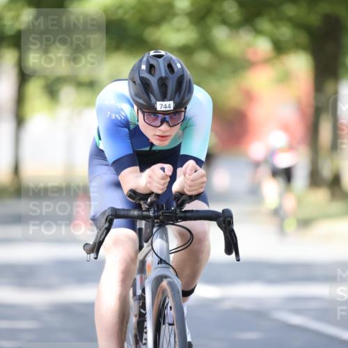 11.08.2024 - GEWOBA Citytriathlon Bremen H.Heesch http://msf.ph/oto/6799896 11.08.2024 11:57:58 Laufen  meine-sportfotos.de