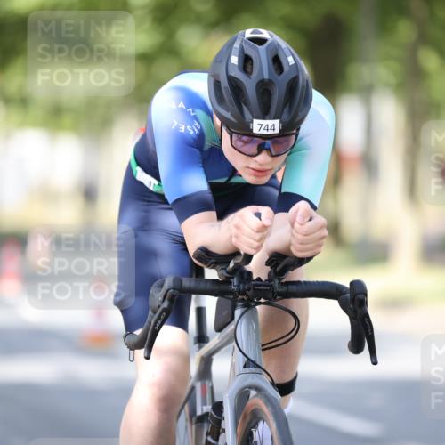 11.08.2024 - GEWOBA Citytriathlon Bremen H.Heesch http://msf.ph/oto/6799904 11.08.2024 11:57:58 Laufen  meine-sportfotos.de