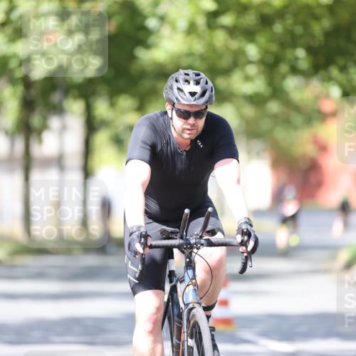 11.08.2024 - GEWOBA Citytriathlon Bremen H.Heesch http://msf.ph/oto/6799922 11.08.2024 11:58:00 Laufen  meine-sportfotos.de