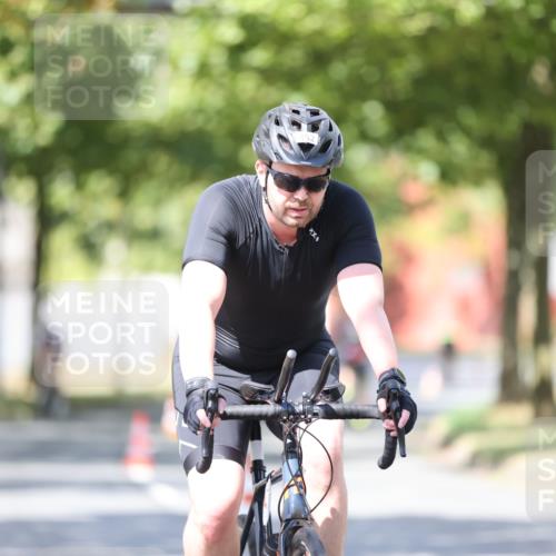 11.08.2024 - GEWOBA Citytriathlon Bremen H.Heesch http://msf.ph/oto/6799930 11.08.2024 11:58:00 Laufen  meine-sportfotos.de