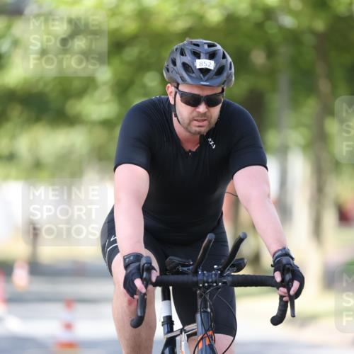11.08.2024 - GEWOBA Citytriathlon Bremen H.Heesch http://msf.ph/oto/6799938 11.08.2024 11:58:01 Laufen  meine-sportfotos.de
