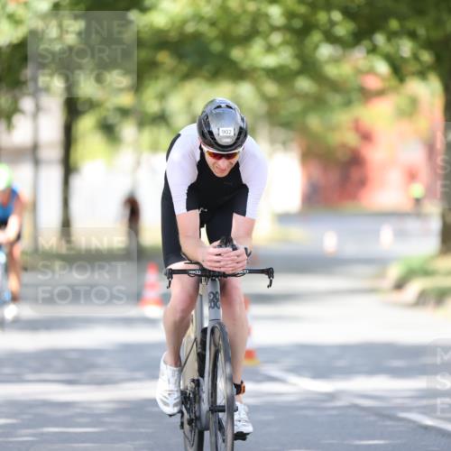 11.08.2024 - GEWOBA Citytriathlon Bremen H.Heesch http://msf.ph/oto/6799960 11.08.2024 11:58:06 Laufen  meine-sportfotos.de