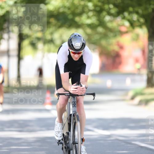 11.08.2024 - GEWOBA Citytriathlon Bremen H.Heesch http://msf.ph/oto/6799962 11.08.2024 11:58:06 Laufen  meine-sportfotos.de