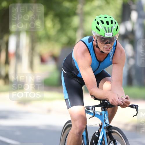 11.08.2024 - GEWOBA Citytriathlon Bremen H.Heesch http://msf.ph/oto/6800015 11.08.2024 11:58:08 Laufen  meine-sportfotos.de