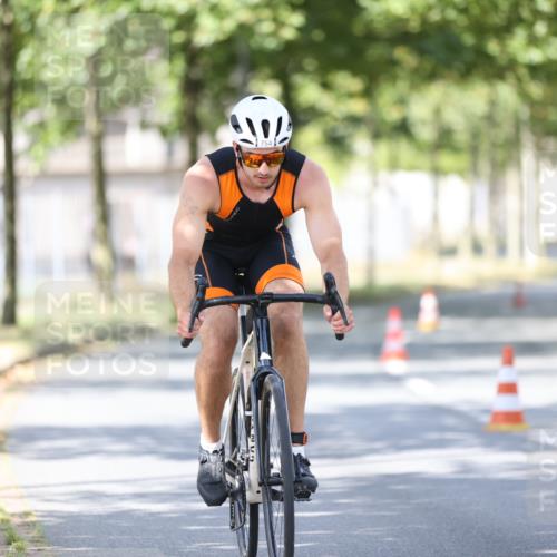 11.08.2024 - GEWOBA Citytriathlon Bremen H.Heesch http://msf.ph/oto/6800019 11.08.2024 11:58:12 Laufen  meine-sportfotos.de