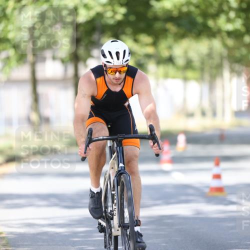 11.08.2024 - GEWOBA Citytriathlon Bremen H.Heesch http://msf.ph/oto/6800023 11.08.2024 11:58:12 Laufen  meine-sportfotos.de