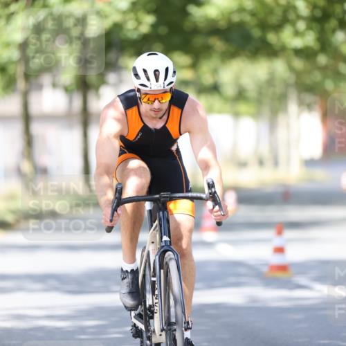 11.08.2024 - GEWOBA Citytriathlon Bremen H.Heesch http://msf.ph/oto/6800027 11.08.2024 11:58:12 Laufen  meine-sportfotos.de