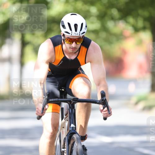 11.08.2024 - GEWOBA Citytriathlon Bremen H.Heesch http://msf.ph/oto/6800041 11.08.2024 11:58:13 Laufen  meine-sportfotos.de