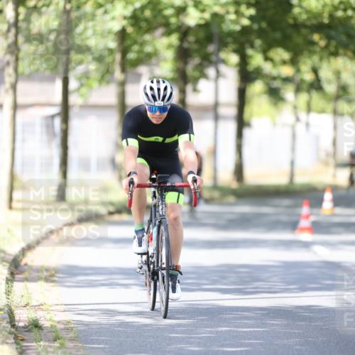 11.08.2024 - GEWOBA Citytriathlon Bremen H.Heesch http://msf.ph/oto/6800059 11.08.2024 11:58:37 Laufen  meine-sportfotos.de