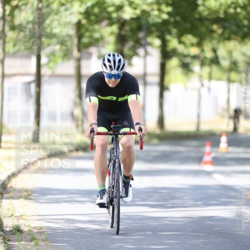 11.08.2024 - GEWOBA Citytriathlon Bremen H.Heesch http://msf.ph/oto/6800065 11.08.2024 11:58:37 Laufen  meine-sportfotos.de