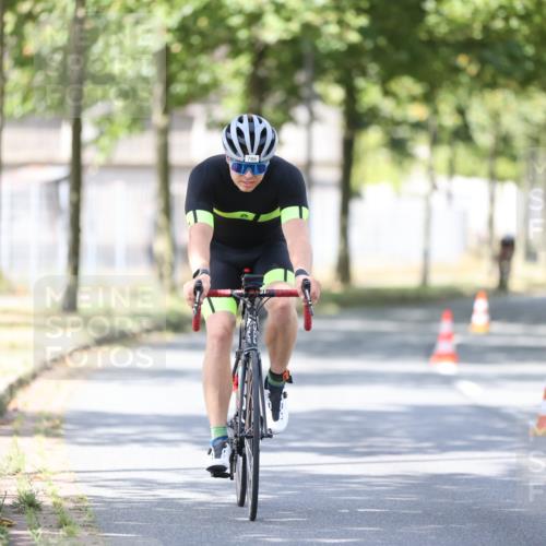 11.08.2024 - GEWOBA Citytriathlon Bremen H.Heesch http://msf.ph/oto/6800068 11.08.2024 11:58:37 Laufen  meine-sportfotos.de