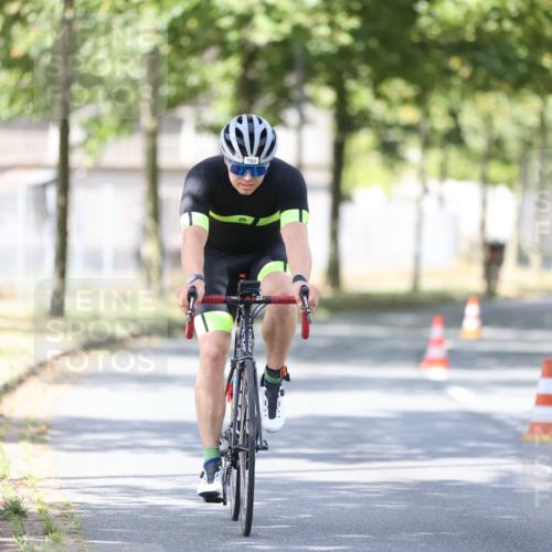 11.08.2024 - GEWOBA Citytriathlon Bremen H.Heesch http://msf.ph/oto/6800070 11.08.2024 11:58:37 Laufen  meine-sportfotos.de