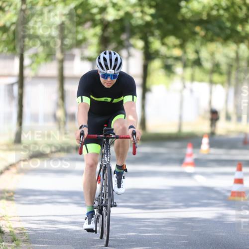 11.08.2024 - GEWOBA Citytriathlon Bremen H.Heesch http://msf.ph/oto/6800072 11.08.2024 11:58:37 Laufen  meine-sportfotos.de