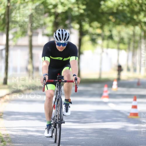 11.08.2024 - GEWOBA Citytriathlon Bremen H.Heesch http://msf.ph/oto/6800074 11.08.2024 11:58:37 Laufen  meine-sportfotos.de
