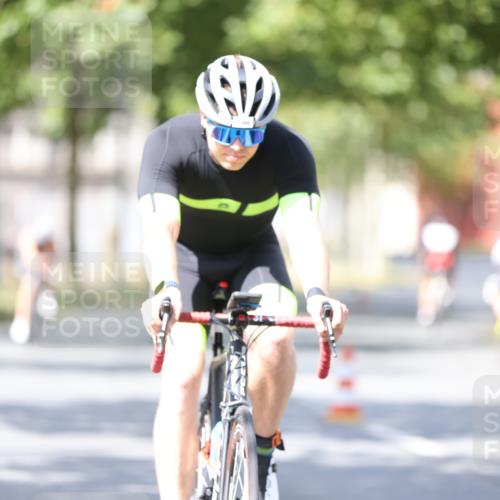 11.08.2024 - GEWOBA Citytriathlon Bremen H.Heesch http://msf.ph/oto/6800077 11.08.2024 11:58:37 Laufen  meine-sportfotos.de