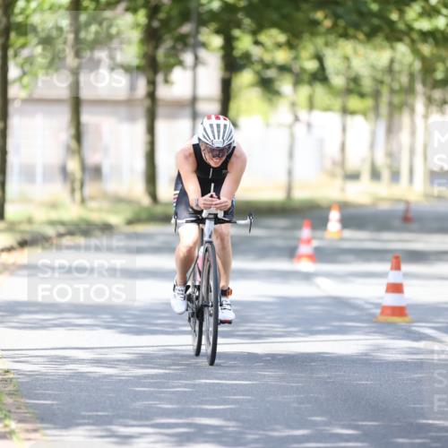 11.08.2024 - GEWOBA Citytriathlon Bremen H.Heesch http://msf.ph/oto/6800102 11.08.2024 11:58:40 Laufen  meine-sportfotos.de