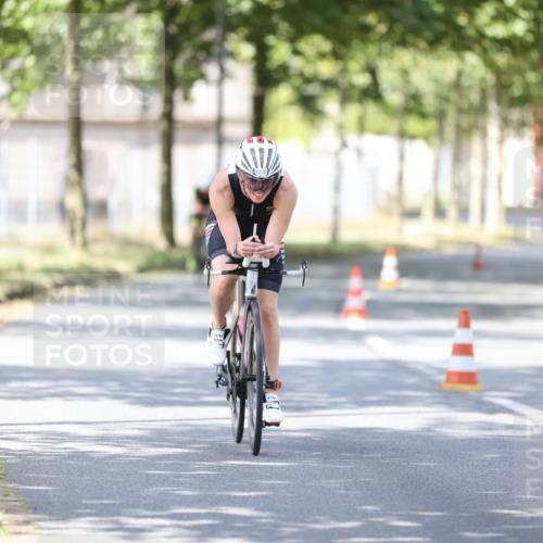 11.08.2024 - GEWOBA Citytriathlon Bremen H.Heesch http://msf.ph/oto/6800106 11.08.2024 11:58:40 Laufen  meine-sportfotos.de
